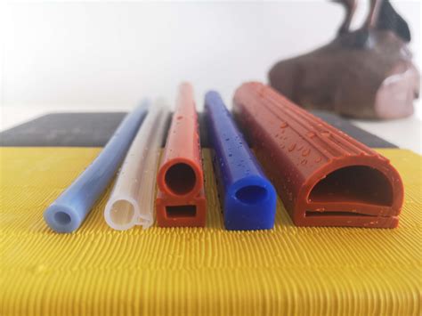 Different color silicone rubber profile - Molded Rubber Parts, Extrusion rubber profile factory