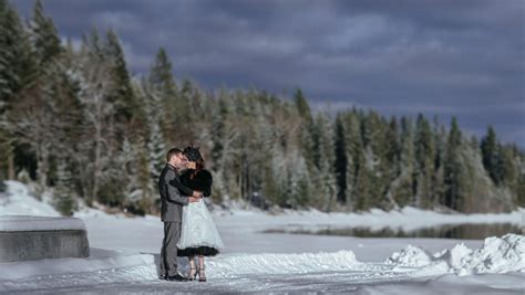 Winter Wedding Venues Idaho | Elkins Resort on Priest Lake