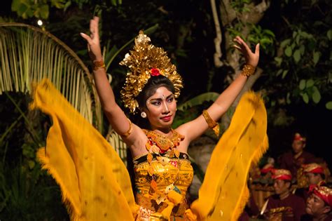 Indonesia Traditional Dance Go Around the World – Stamanara