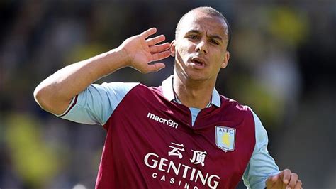 Aston Villa captain Gabby Agbonlahor in laughing gas storm - Eurosport