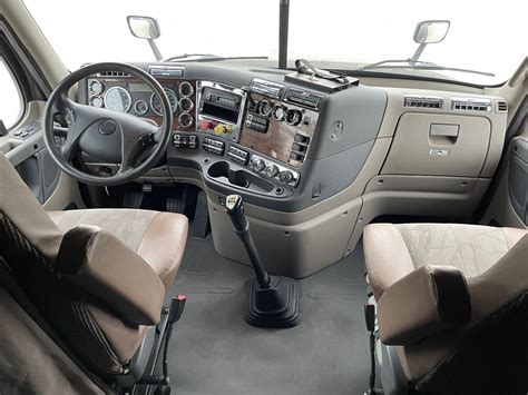 Introducir 43+ imagen freightliner cascadia interior – Thcshoanghoatham-badinh.edu.vn