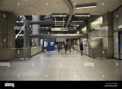 Station Westminster of London Tube Stock Photo - Alamy