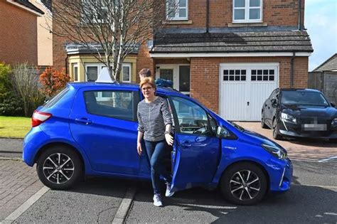 Nicola Sturgeon pictured on driving lesson outside Glasgow home - Glasgow Live