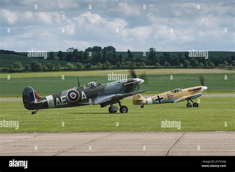 Me 109 and spitfire combat enemies hi-res stock photography and images ...