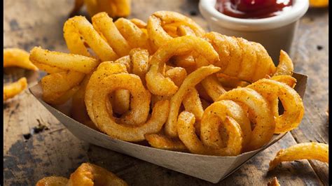 A former Google data scientist explains how liking curly fries could help you get hired - YouTube