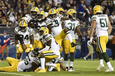 Defense Shines as Packers Over Bears 10-3 | Total Packers