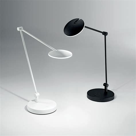 Perenz Lampada a Led da tavolo e da scrivania orientabile in metallo in stile moderno collezione ...