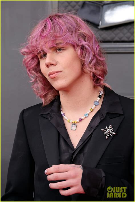 The Kid LAROI Shows Off New Pink Hair at Grammys with Katarina Deme ...