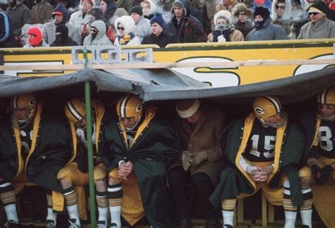 NFL Championship Game December 31, 1967 in Lambeau Field: "The Ice Bowl ...