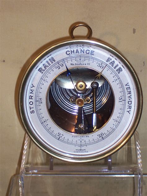 A483 Aneroid Barometer