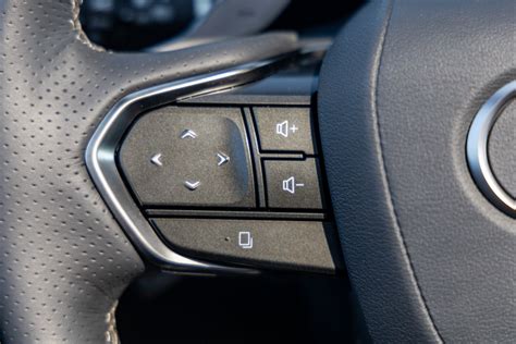 Lexus Capacitive Multi-Function Steering Wheel Buttons are a Mess – ClubLexus