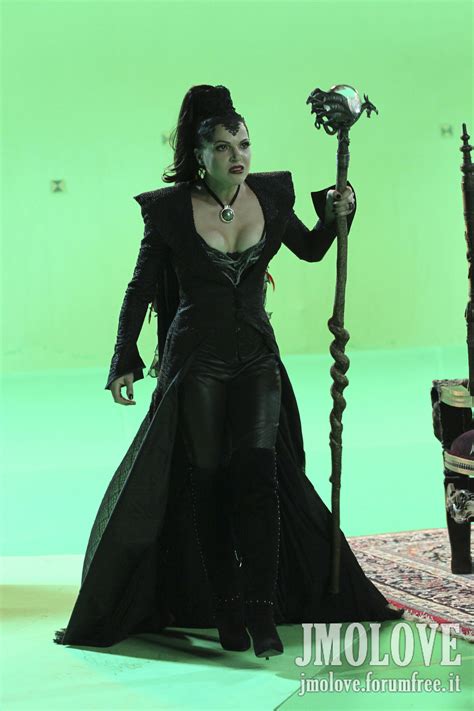 Lana Parrilla as Evil Queen- BTS Photos - Once Upon A Time Photo (26424196) - Fanpop - Page 2