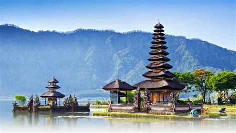 Top 10 Most Stunning Tourist Attractions In Indonesia | TopTeny.com