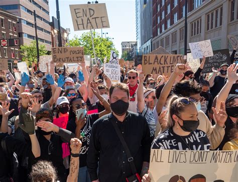 Protesters Say Hamilton County Sheriff Held Them Overnight Without Food ...