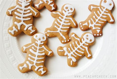 Peachy Cheek: how to make gingerbread skeletons