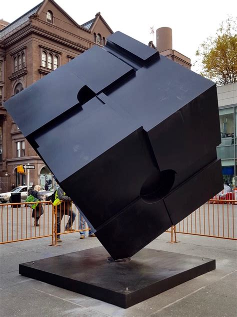 NYU Reacts: The Return of the Astor Place Cube – Washington Square News