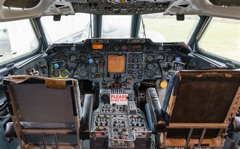 A Hawker Siddeley Trident cockpit experience – Jet Age Museum style