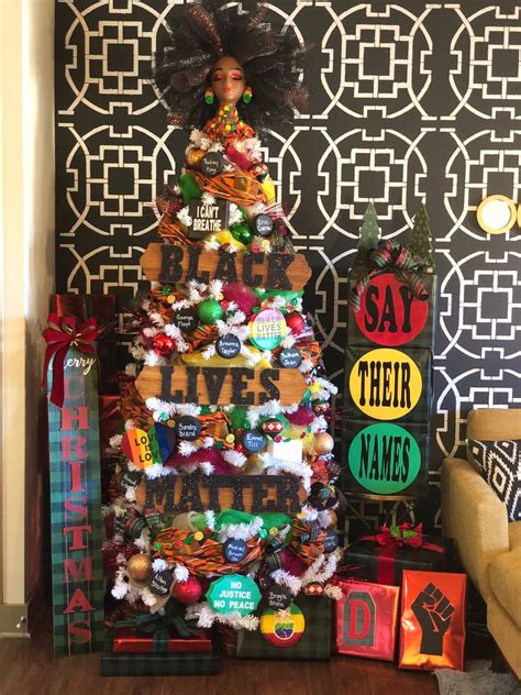 African Christmas, Christmas History, Holiday Decorating, Christmas Decor Diy, Christmas Tree ...