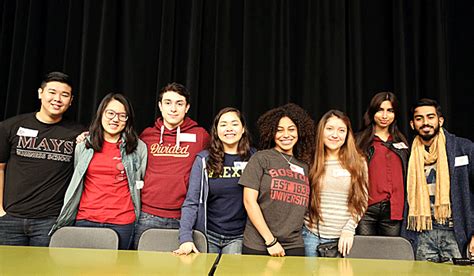 Grads Give Back: Alumni Return to Eisenhower High School to Talk About College Life – Aldine ISD