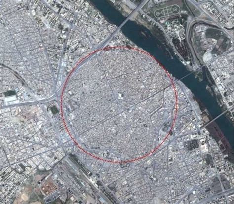 Layout of Mosul old city within whole fabric of Mosul (Directorate of ...