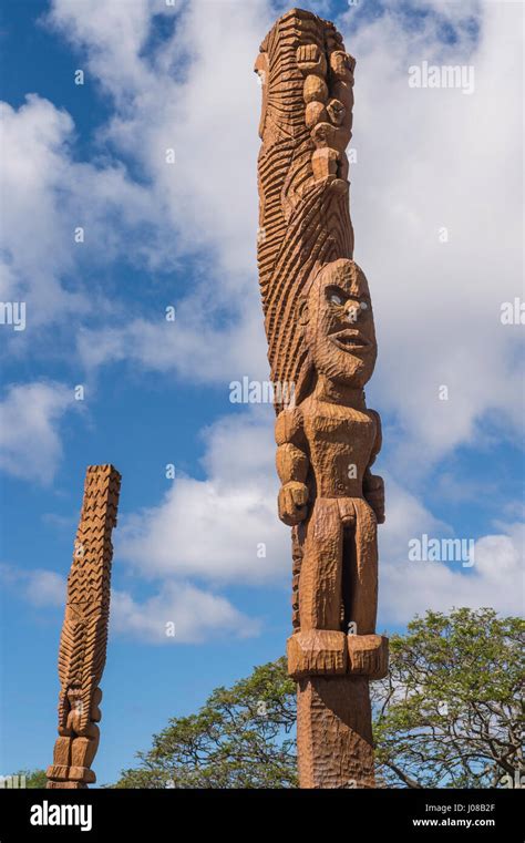 Hawaiian totem hi-res stock photography and images - Alamy