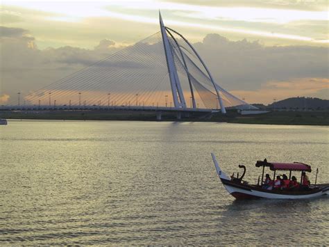 Putrajaya Lake Free Photo Download | FreeImages