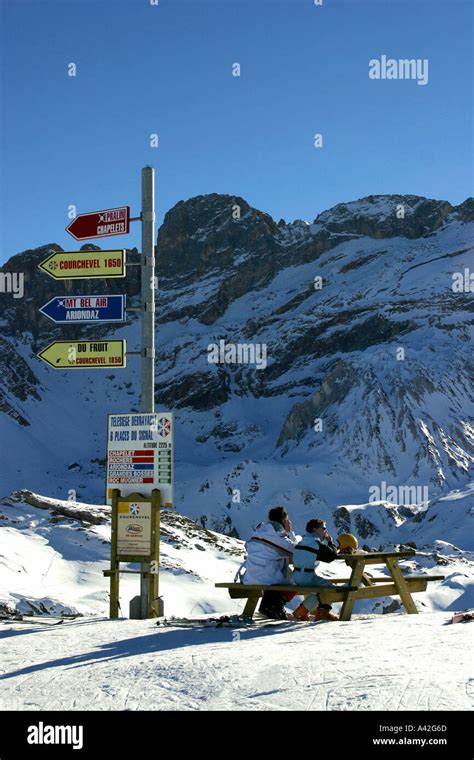 Courchevel 1650 hi-res stock photography and images - Alamy