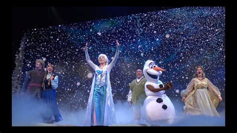 HIGHLIGHTS FROZEN Sing-a-long "Holiday" Version at Disney Hollywood ...