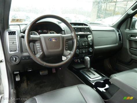 2010 Ford Escape XLT Sport Package 4WD Interior Color Photos | GTCarLot.com