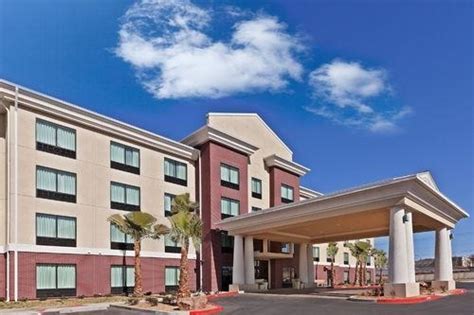 Holiday Inn Express El Paso Airport Area - SixSuitcaseTravel