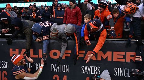 Bears vs. Falcons: Best photos from Chicago’s Week 17 win