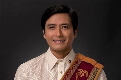 Alfred Vargas graduates with master's degree from UP | Inquirer Entertainment