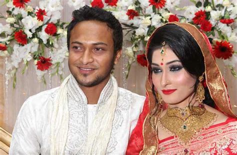 Shakib Al Hasan Wedding Pictures with Wife