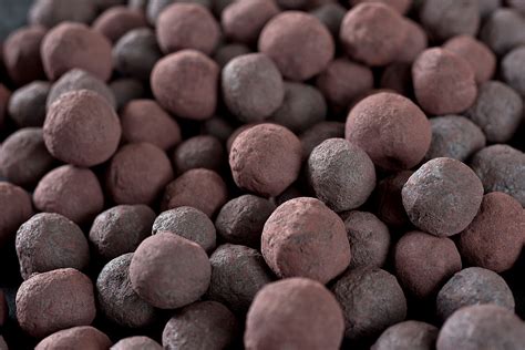 Non-fluxed iron ore pellets