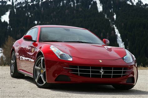 FERRARI FF - Review and photos