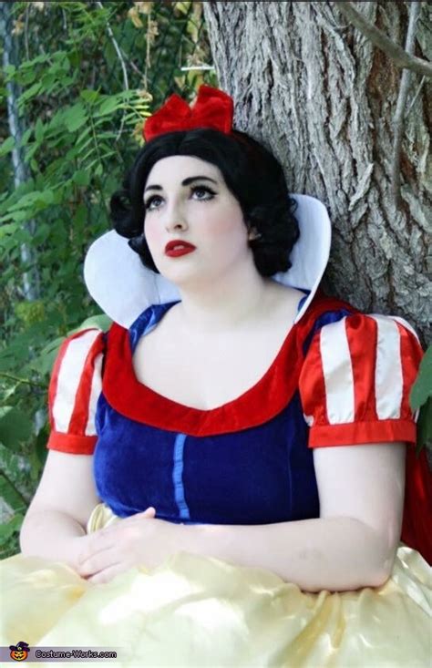 Snow White Costume | Unique DIY Costumes - Photo 2/5