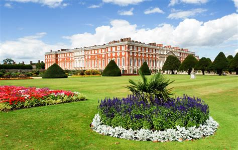 Visit the Most Impressive Royal Palaces in and Around London - London ...