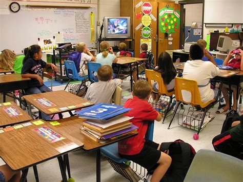 Students from Any Third Grade Sit and Wait for School to B… | Flickr