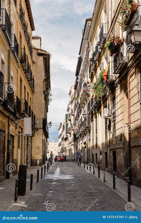 Street View of Lavapies Neighborhood in Madrid Editorial Photo - Image ...