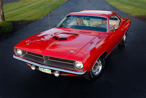 Dad’s 1970 Plymouth Hemi ’Cuda Is Back in the Family Garage After More Than Three Decades - Hot ...