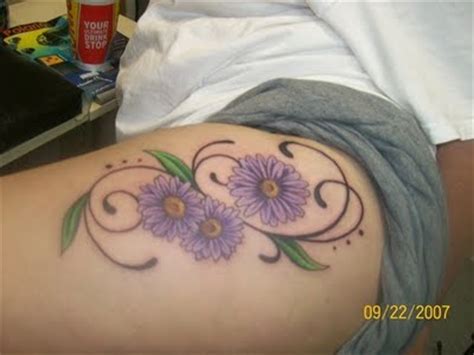 16 Cheerful Daisy Tattoos - Tattoo Me Now