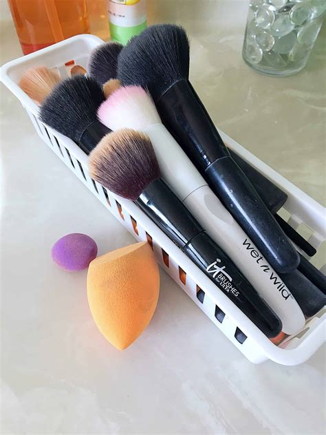How to Best Clean Makeup Brushes - Kindly Unspoken