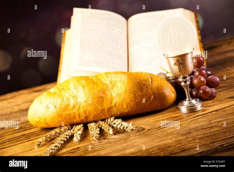 Holy Communion Bread, Wine Stock Photo - Alamy