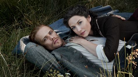 ‘Outlander’ Season 5 Review: Jamie and Claire Are Back and Better Than ...