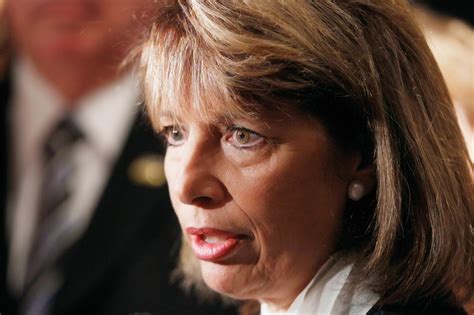 Dem Congresswoman Doesn’t Know FBI Part of Executive Branch | Headline ...