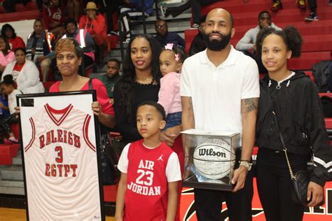 ‘Moe’ Miller’s jersey retirement at Raleigh Egypt brings back familiar faces - TSDMemphis.com