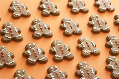 Free Stock Photo 12331 pattern of gingerbread men | freeimageslive