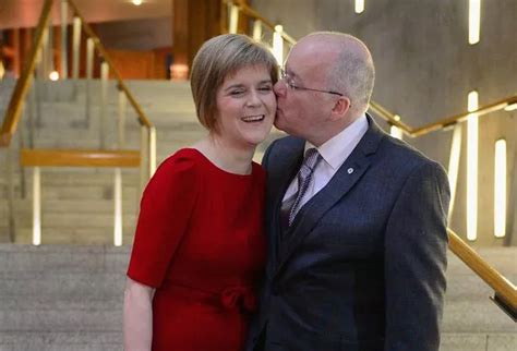 Nicola Sturgeon Wedding Photos : It S Oor Nicola Sturgeon Surprises ...