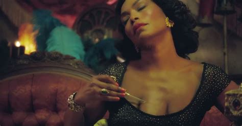 Is The 'AHS: Freak Show' 3-Breasted Woman Real? Angela Bassett's Character Could Stem From ...