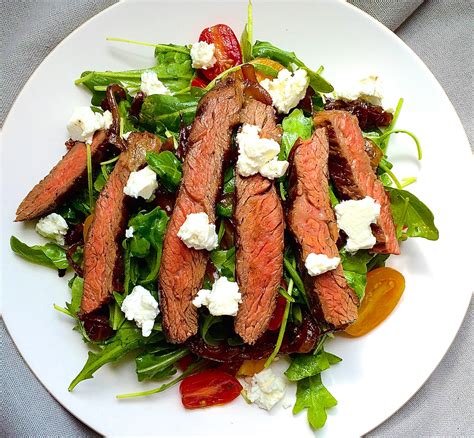 Grilled Skirt Steak Salad with Arugula, Balsamic-Glazed Onions ...